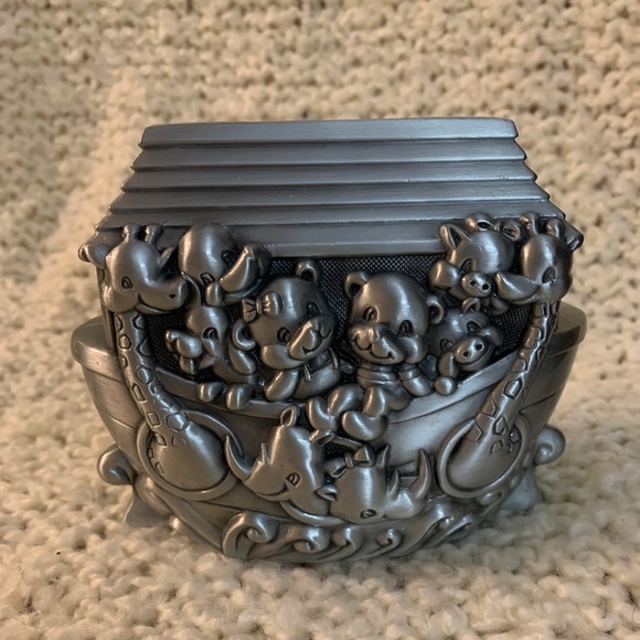 Noah’s Ark pewter coin bank. - Picture 1 of 6